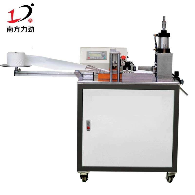 全自動商標(biāo)超聲波折疊剪切機(jī)